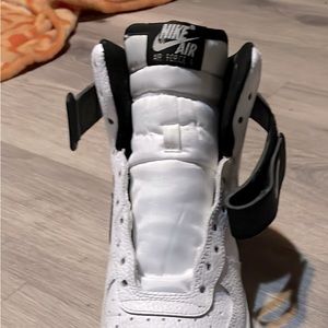 White and black Air Force one’s size 8
